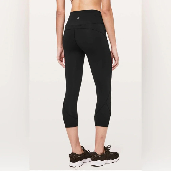 Lululemon In Movement Crop *Everlux 19"
Black - Picture 2 of 5